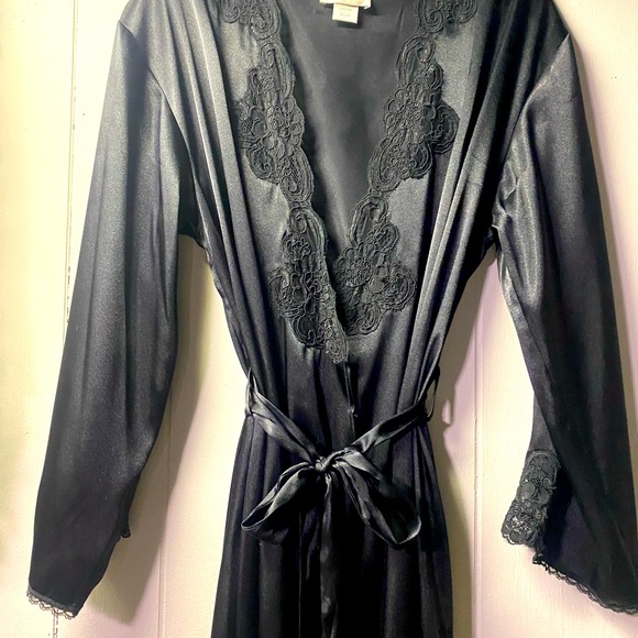 Jones New York black 100% polyester full length robe size XS/S - Picture 2 of 6